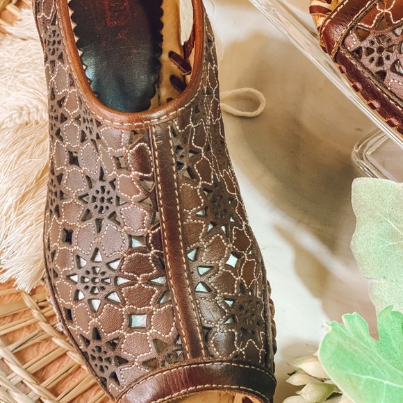 Pikolinos Laser Cut Peep Toe Leather Slingback - Picture 4 of 5